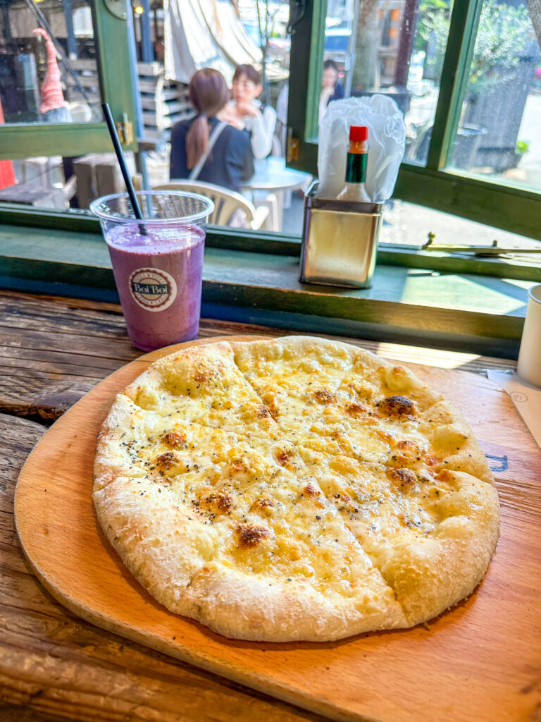 高畑駅近くのピザ屋さんboiboi pizzaのスムージーランチ