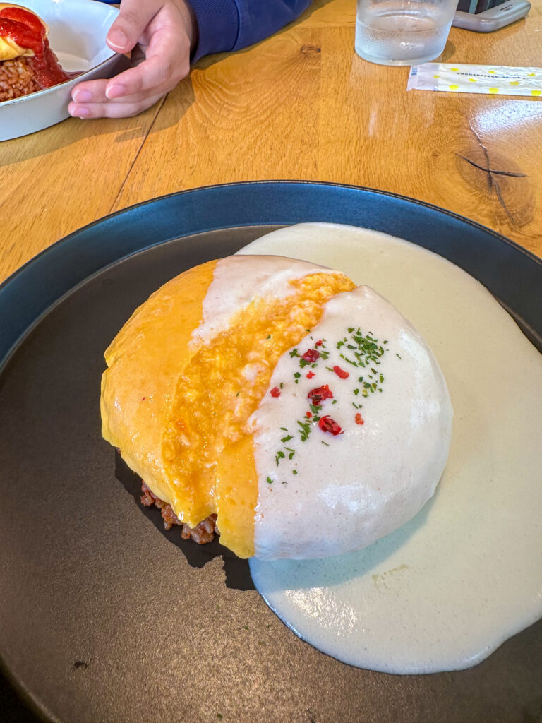 たまご農家のキッチンレシピヲの4種のぜいたくチーズオムライス