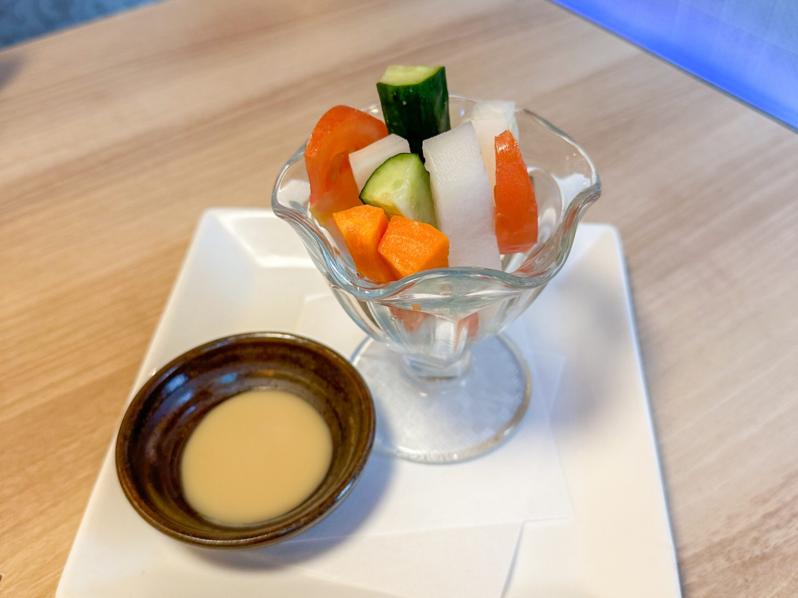 名古屋グリルハウスの季節野菜と八丁味噌ドレッシングのバーニャカウダ