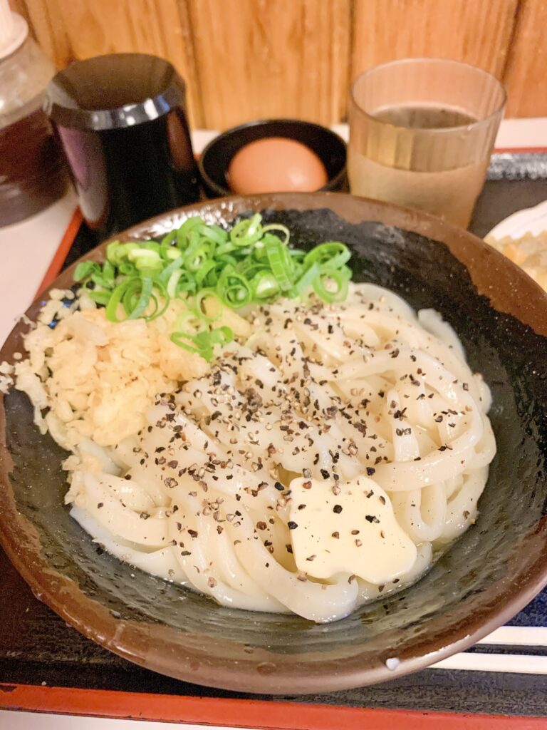手打十段うどんバカ一代の釜バターうどん小(1玉)