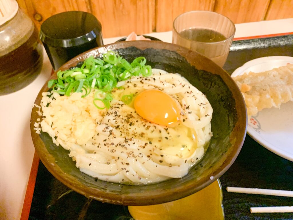 手打十段うどんバカ一代の釜バターうどん小(1玉)